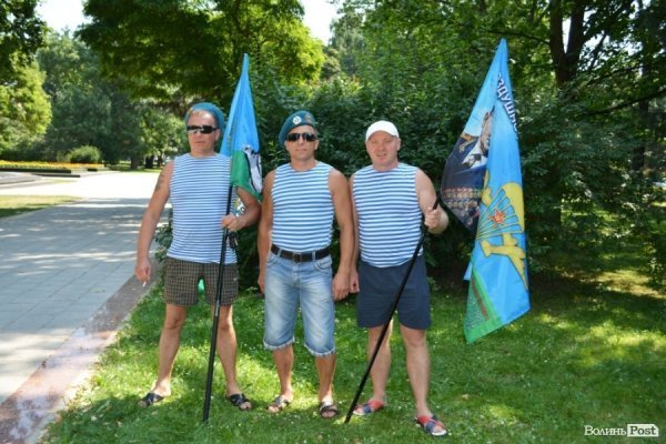 Луцькі десантники святкують день ВДВ. ФОТО