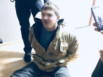 П'яний лучанин кидався на продавчиню через те, що вона попросила його одягнути маску