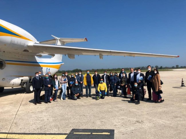 Допомагали у боротьбі з Covid-19: з Італії повертаються українські лікарі, серед яких – троє волинян. ФОТО