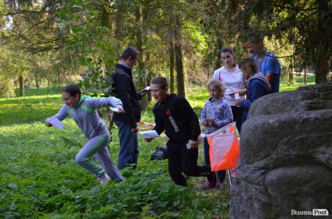 Без призів, але з грамотами: 250 дітей змагалися в луцькому парку. ФОТО