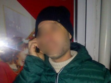 У Луцьку злодій поцупив у перукарні телефон