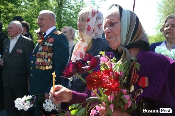 Ветерани вшановують 9 травня 
