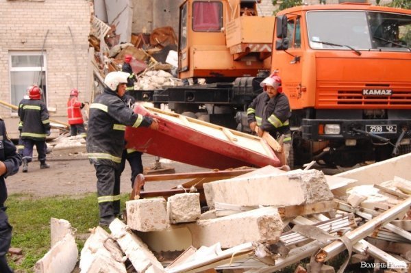 Обвал будинку в Луцьку. ФОТО