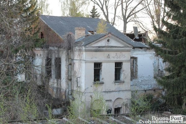 У Луцьку руйнується пам'ятка 18-го століття ФОТО