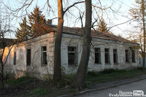 У Луцьку руйнується пам'ятка 18-го століття ФОТО