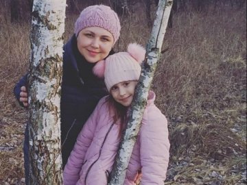 «Дуже хочу продовжити життя своїй єдиній дитині», – мама онкохворої волинянки
