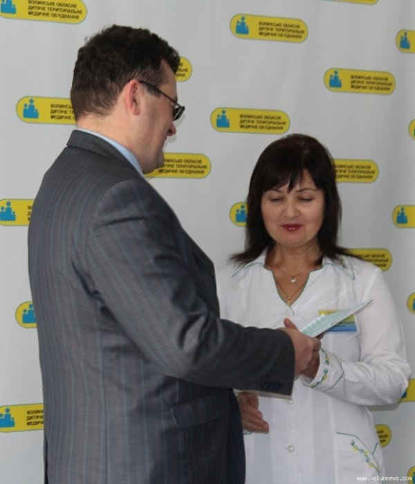 Дитяча лікарня отримала реанімобіль. ФОТО