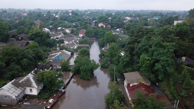 Гірше, ніж у Луцьку: Чернігів затопило після зливи. ФОТО