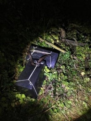 На Волині контрабандисти під час втечі кинули човен і цигарки
