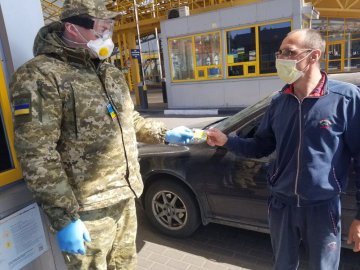 «Дій вдома»: тих, хто повертається в Україну через Волинь, інформують, як діяти