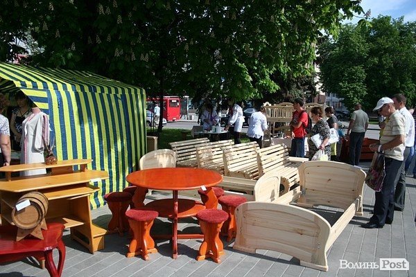 На Театральному майдані виставка-ярмарок ПТУ