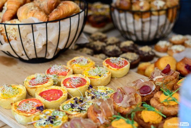 Яскраво, весело і смачно: на «Юпітері» відсвяткували День доброго сусіда. ФОТОРЕПОРТАЖ*