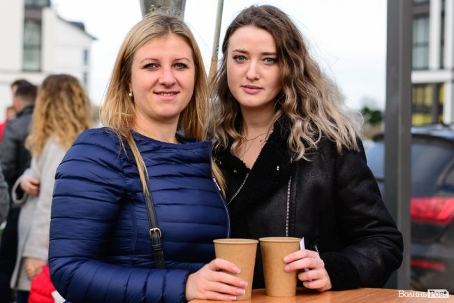 Яскраво, весело і смачно: на «Юпітері» відсвяткували День доброго сусіда. ФОТОРЕПОРТАЖ*