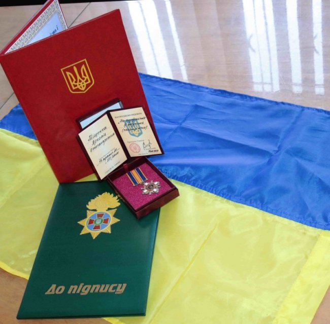 У місті на Волині родині загиблого воїна вручили його посмертну нагороду