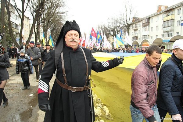 Акція «Вставай, Україно!» розпочалася в Луцьку. ФОТО. ОНОВЛЕНО