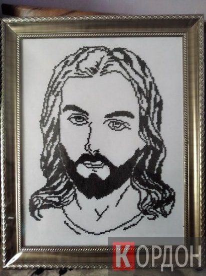 Раніше й голки з ниткою в руках не тримала: волинянка після народження доньки вишила пів сотні картин та ікон 