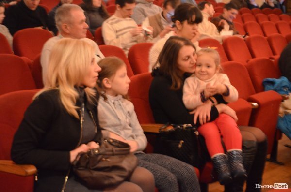 «Чужих дітей не буває»: маленькі лучани відвідали благодійний концерт