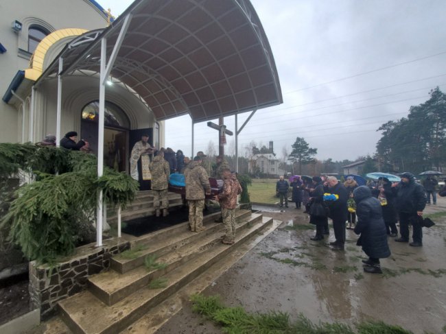 Поховали воїна з Волині Олександра Брисюка, який поліг на Харківщині