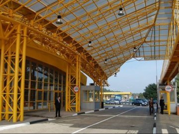 Через зникнення «євробляхерів» на волинсько-польському кордоні суттєво зменшився потік автомобілів