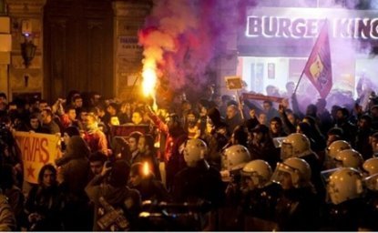 У Туреччині акцію протесту розігнали водометами