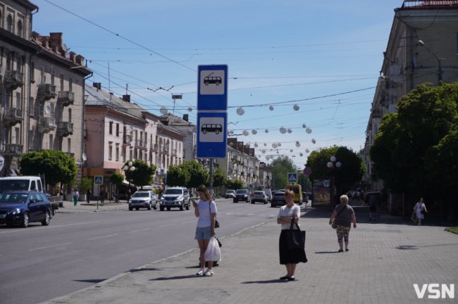 «Зараз усе дороге - і машиною їздити теж»: що кажуть лучани про підвищення вартості проїзду у маршрутках
