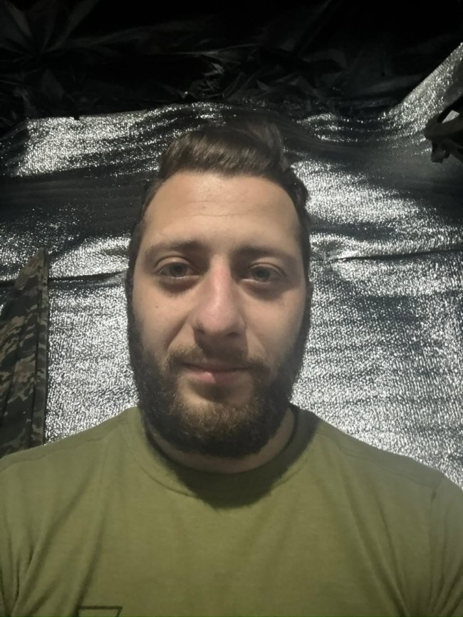 Далекобійник з Луцька пересів на бронетехніку на передовій. ФОТО