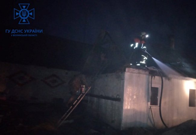 У Луцьку горів підвал багатоповерхівки. ФОТО