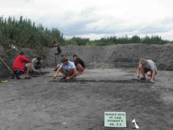 Волинські археологи розкопали тисячолітнього ангела. ФОТО