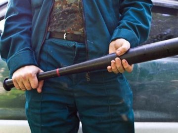 На Волині чоловік опинився у лікарні через жорстоке побиття битою 
