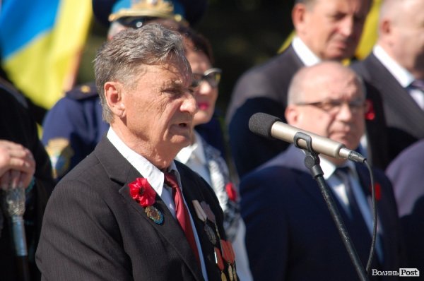 9 травня у Луцьку: квіти, сльози та молитви. ФОТО