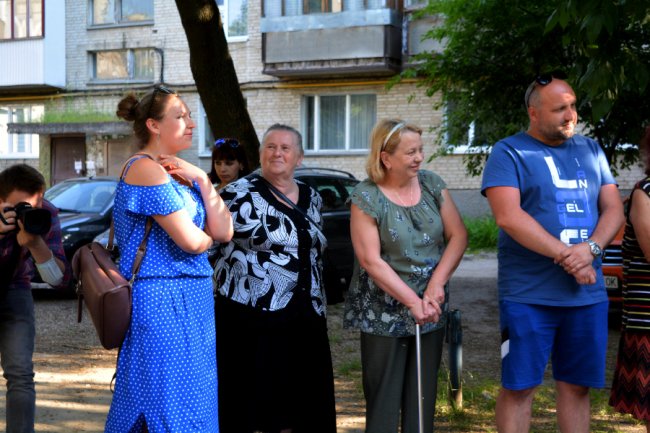 Нові паркомісця, LED-освітлення та дитячий майданчик: відремонтують один з найгірших дворів Луцька