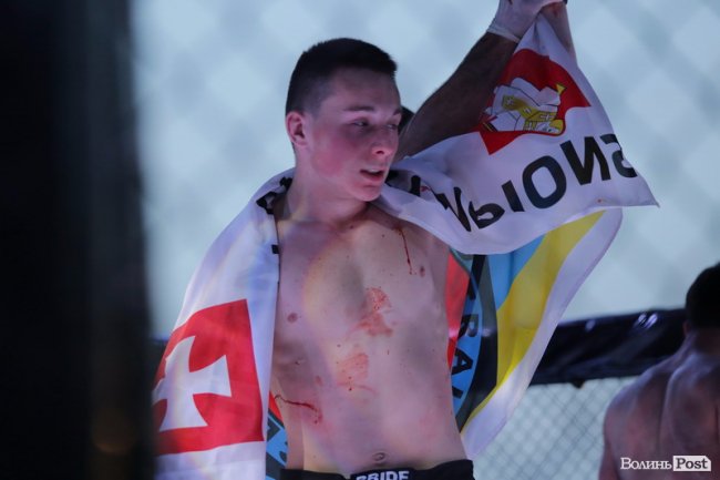 Турнір зі змішаних єдиноборств у Луцькому замку: як це було