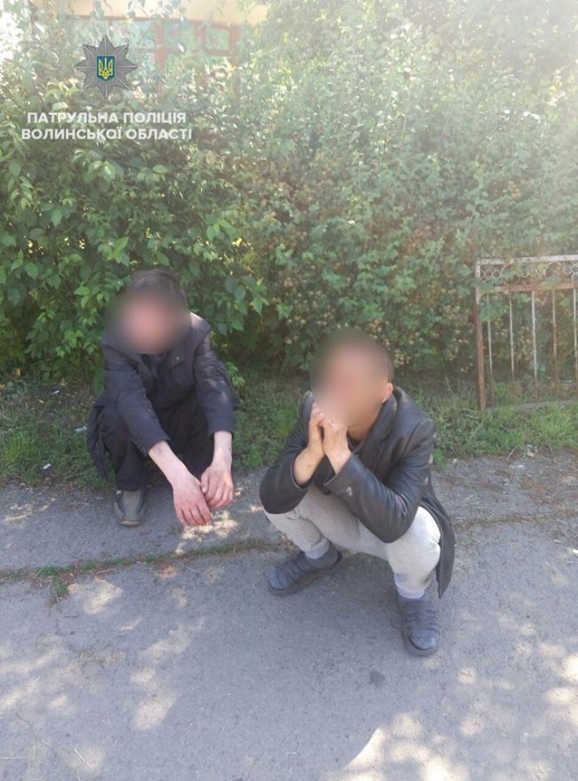 У Луцьку викрили двох чоловіків, які обікрали цвинтар. ФОТО