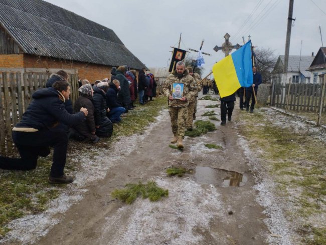 На Волині попрощалися з 45-річним Героєм Сергієм Вейною. ФОТО