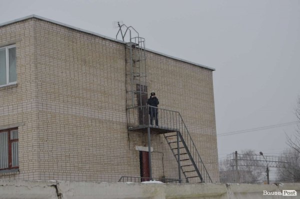 Луцькі ВВшники повернулися на базу, Автомайдан починає чергування.ДОПОВНЕНО. ФОТО