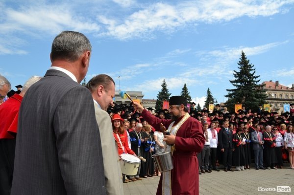 У Луцьку вручили дипломи магістрам. ФОТО