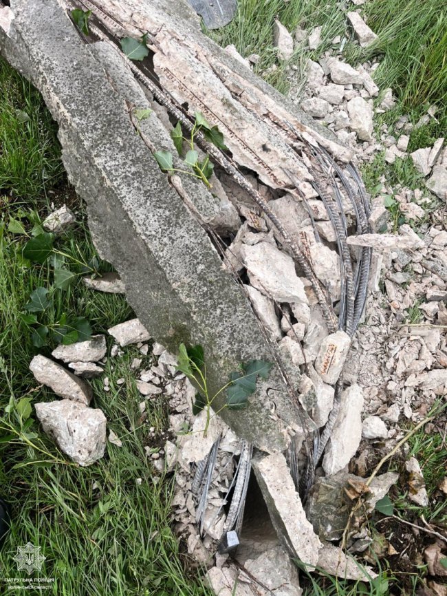  У Луцьку водій Volkswagen «зніс» електричний стовп. ФОТО