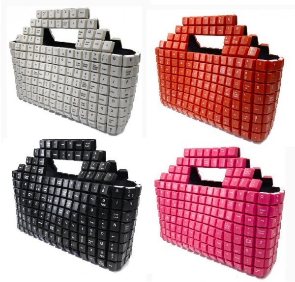  Якщо ж у вас кілька клавіатур і творчий настрій - не виключено, що може вийти навіть ось така сумка