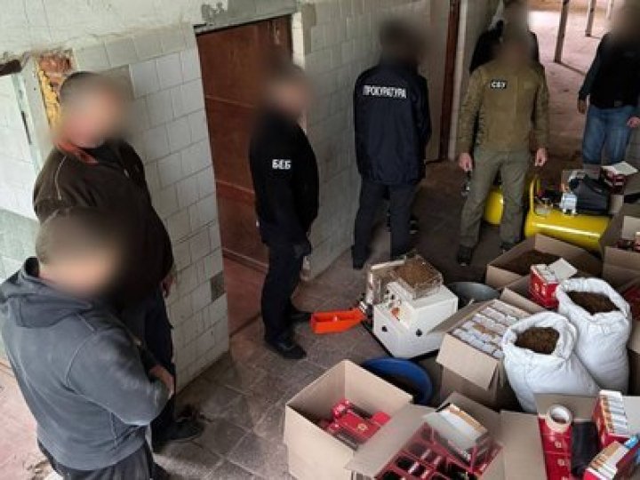 Судили чоловіків, які на території дитячого табору біля Луцька виготовляли сигарети