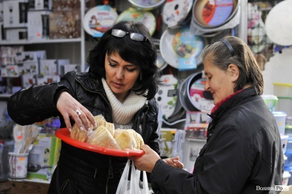 Завокзальний ринок. БУДНІ МІСТА