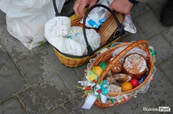 У Луцьку почали освячувати паску. ФОТО