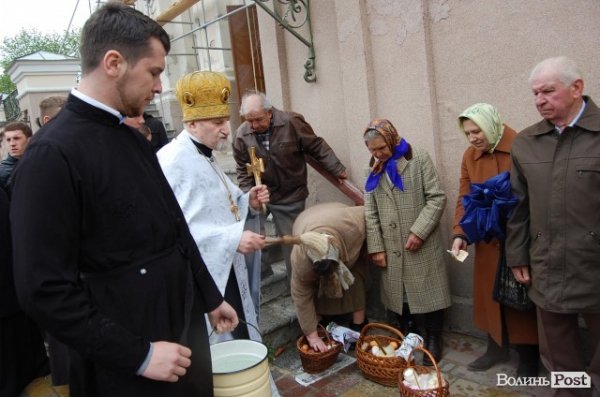У Луцьку почали освячувати паску. ФОТО