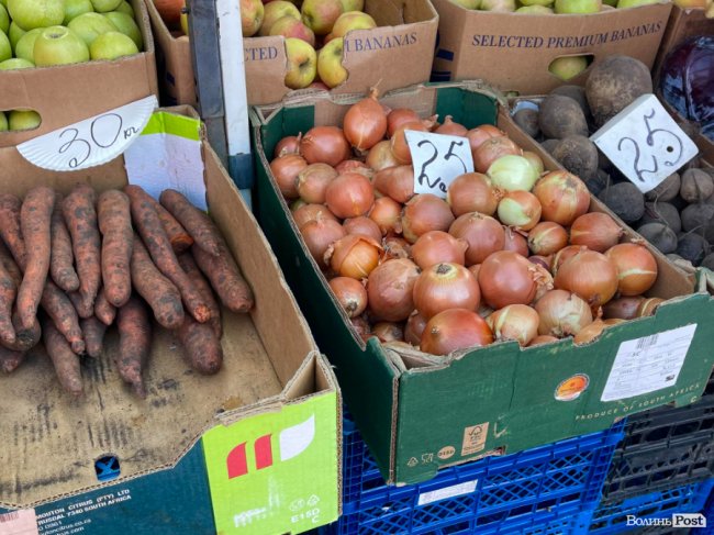 Борщовий набір дорожчає: скільки коштують сезонні овочі на луцькому ринку