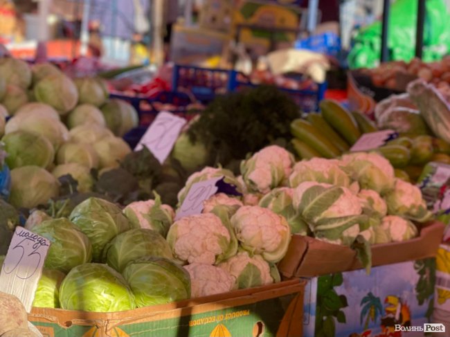 Борщовий набір дорожчає: скільки коштують сезонні овочі на луцькому ринку