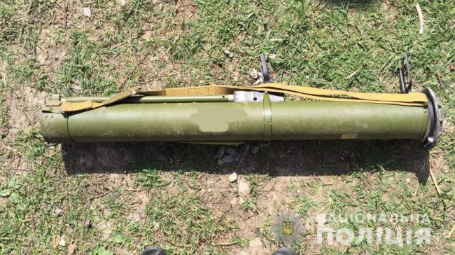 На Рівненщині чоловік на подвір’ї власного будинку стріляв  із гранатомета