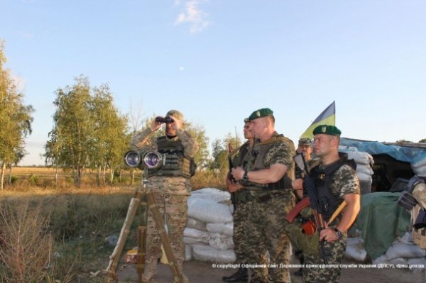 Прикордонники своїми силами зводять «стіни Коломойського». ФОТО