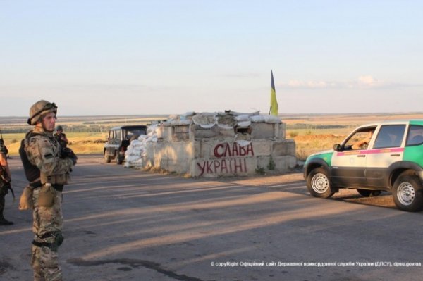 Прикордонники своїми силами зводять «стіни Коломойського». ФОТО