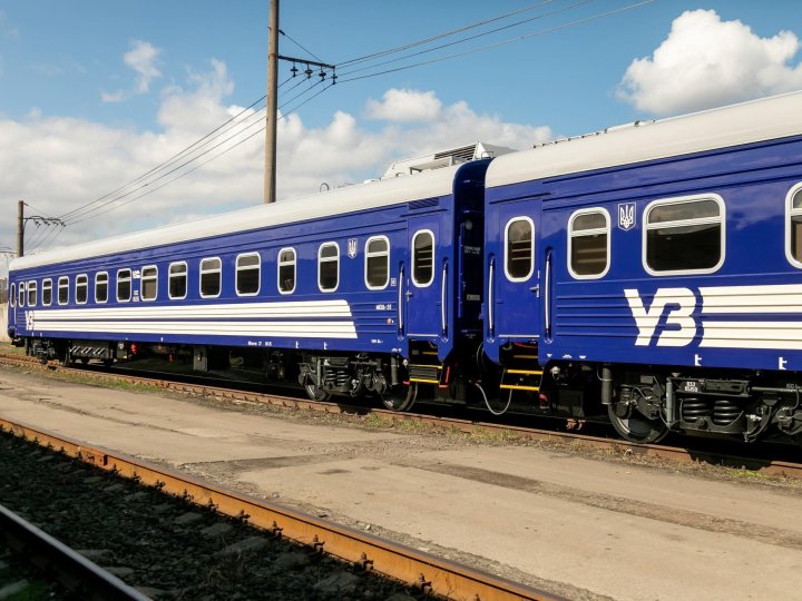 Потяги через Луцьк затримуються на понад три години через обстріли