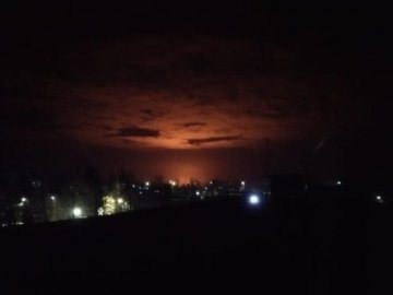 Після обстрілу у Василькові горить нафтобаза