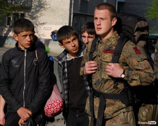 До волинського лісу відправили 130 камуфльованих молодиків